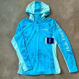 Huk Fishing, quarter zip women’s top in shades of turquoise and green… NWT